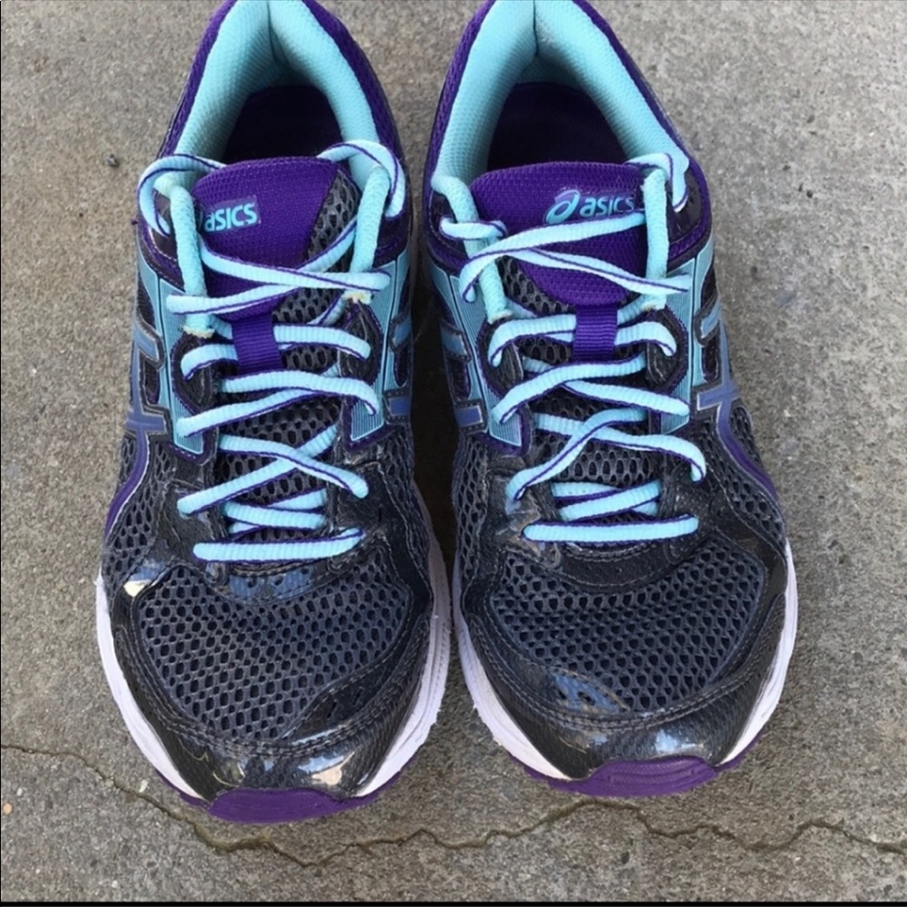 Women’s Asics Sneakers Size 7.5